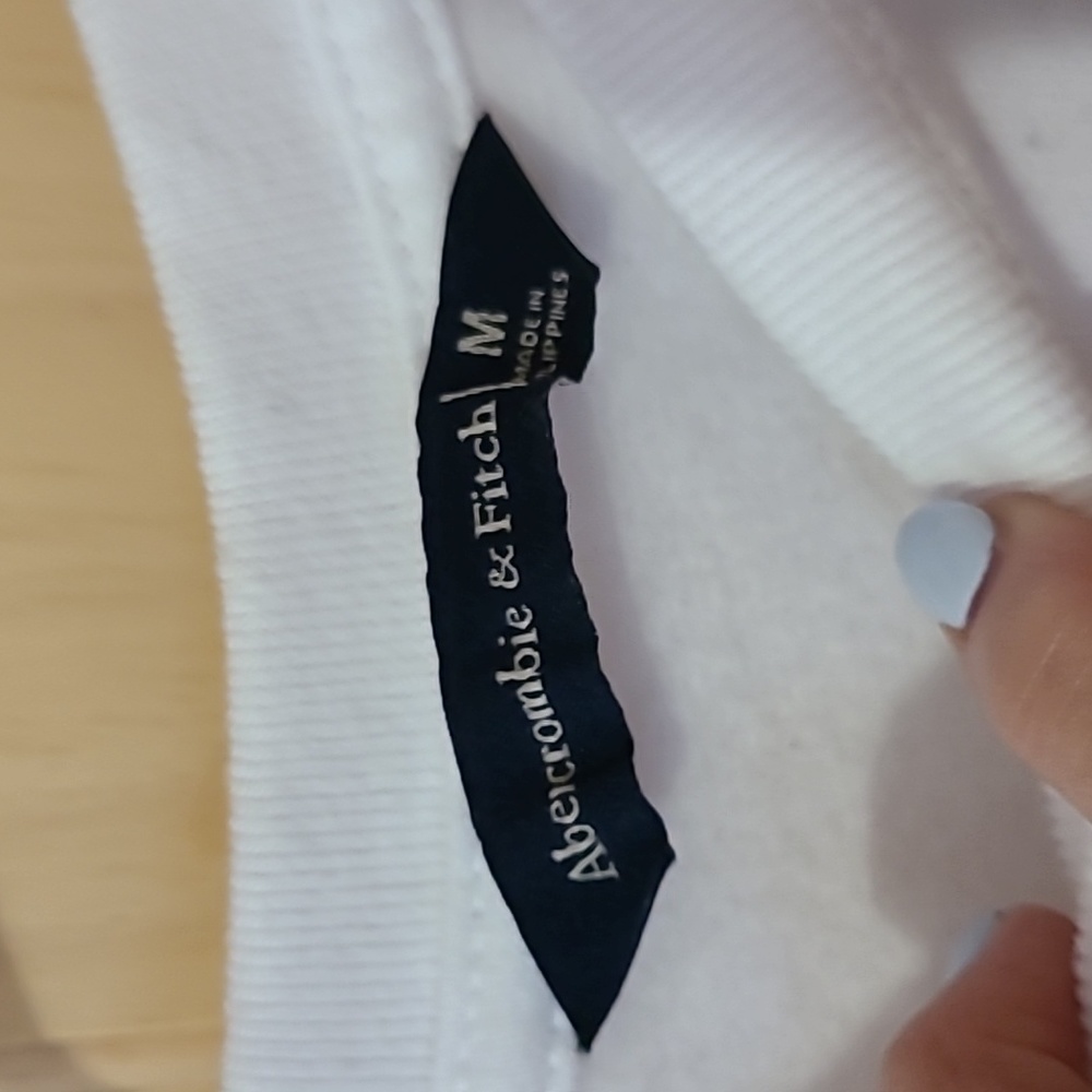 Abercrombie and Fitch white crewneck sweatshirt - Picture 3 of 6